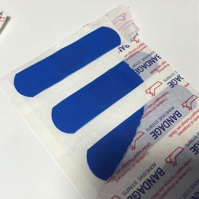 L'AIDS di banda adesivo rilevabile medico blu protegge le ferite