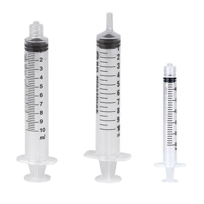 Siringhe 5ml ed aghi eliminabili per uso medico