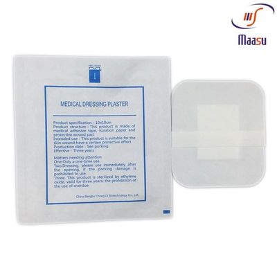 Cuscinetto adesivo sterile non tessuto 10x10cm di fasciatura